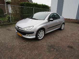 krockskadad bil auto Peugeot 206 CC 1.6 Automaat Leder 2003/4