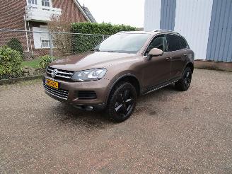 škoda osobní automobily Volkswagen Touareg 4.2 V8 TDI Grijs kenteken 2011/8