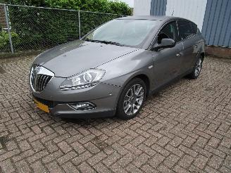 skadebil auto Lancia Delta 1.8 16V Automaat Leder Navi 2011/4