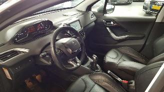 Peugeot 208 1.6 VTI 16V  BENZ 1.598CC 88KW 120PK picture 9