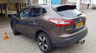 Voiture accidenté Nissan Qashqai 1.6 DIG-T 163 16V SUV  BENZ 1.598CC 120KW 163PK 2015/3