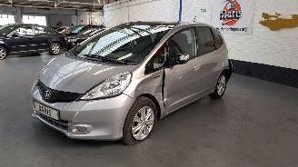 uszkodzony samochody osobowe Honda Jazz 1.3 VTEC 16V HYBRID AUT  ELEKTRISCH BENZ 1.339CC 75KW 102PK 2014/3