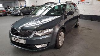skadebil auto Skoda Octavia 1.6 TDI GREENLINE 16V COMBI/O 4DRS DSL 1.598CC 81KW 110PK 2016/1