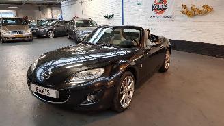 uszkodzony samochody osobowe Mazda MX-5 1.8I 16V CABRIO  BENZ 1.798CC 93KW 126PK 2011/5