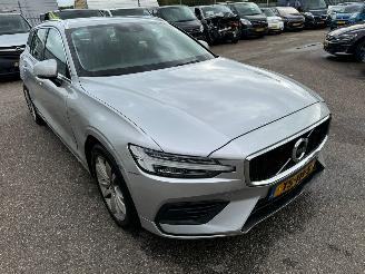 skadebil auto Volvo V-60 2.0 D4 Momentum AUTOMAAT BJ 2018 291196 KM 2018/10