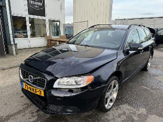Auto incidentate Volvo V-70 1.6 T AUTOMAAT 180 PK LIMITED EDITION BJ 2011 2011/6