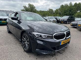 krockskadad bil auto BMW 3-serie 330e BJ 2025 AUTOMAAT 9.500 km 2025/3