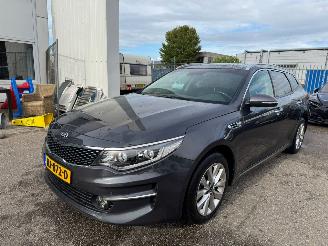 krockskadad bil auto Kia Optima Sportswagon 1.7 AUTOMAAT CRDi DynamicLine BJ 2017 272.902 KM 2017/2