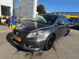 Avarii autoturisme Suzuki Kizashi 2.4 Sport AUTOMAAT BJ 2011 205.760 KM 2011/1