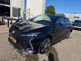 skadebil auto MG MG4 Electric AUTOMAAT Trophy Extended Range 77 kWh BJ 2023 55994 KM 2023/11