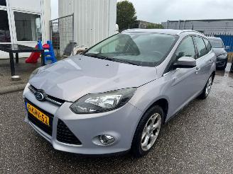 Damaged car Ford Focus Wagon 1.0 EcoBoost Titanium BJ 2013  148.985 KM 2013/4