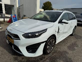Unfallwagen Kia Cee d Sportswagon 1.6 AUTOMAAT GDI PHEV DynamicPlusLine BJ 2023 2023/1