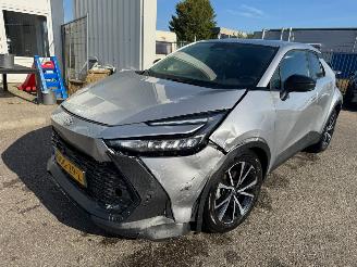 Vaurioauto  passenger cars Toyota CH-R 1.8 AUTOMAAT Hybrid 140 Dynamic BJ 2025 2025/2