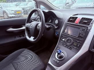 Toyota Auris 1.8 AUTOMAAT Full Hybrid Aspiration BJ 2012 305.866 KM picture 7