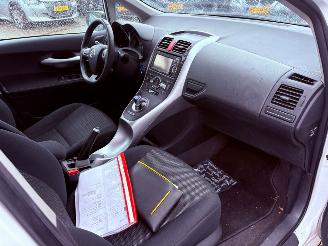 Toyota Auris 1.8 AUTOMAAT Full Hybrid Aspiration BJ 2012 305.866 KM picture 9