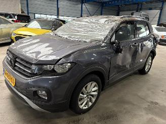 damaged passenger cars Volkswagen T-Cross 1.0 TSI Life AUTOMAAT 2021/11