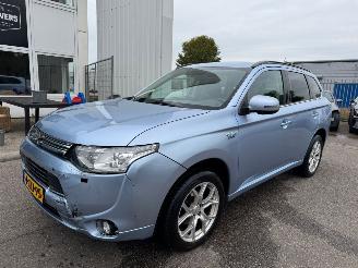 škoda osobní automobily Mitsubishi Outlander 2.0 PHEV Instyle+ AUTOMAAT 2013/12