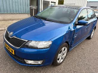 krockskadad bil auto Skoda Rapid Spaceback 1.2 TSI Greentech JOY AUTOMAAT 2017/3