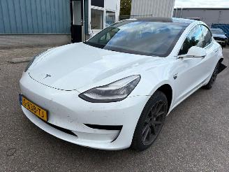 damaged passenger cars Tesla Model 3 Standard RWD Plus 60 kWh 2019/12