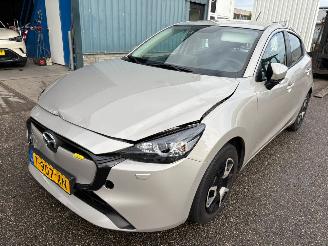 skadebil auto Mazda 2 1.5 AUTOMAAT SkyActiv-G 90 Centre-Line BJ  2023 44.763 KM 2023/9
