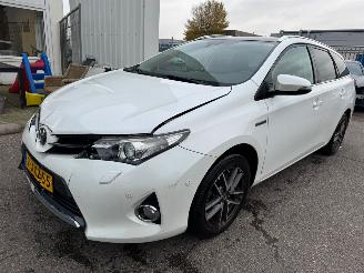 Damaged car Toyota Auris Touring Sports 1.8 AUTOMAAT Hybrid Lease BJ 2014 326.564 KM 2014/11