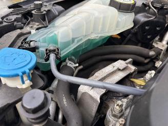 Volvo V-40 1.6 T3 Summum BJ 2012 173.882 KM picture 17