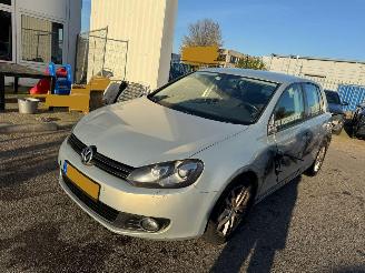 Coche accidentado Volkswagen Golf 1.6 TDI Comfortline BlueMotion AUTOMAAT 2010/7