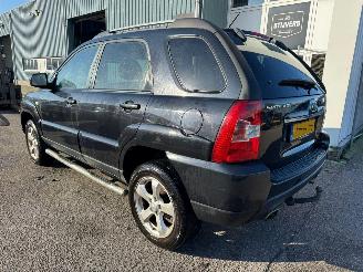 Kia Sportage 2.0 CVVT Fifteen picture 3