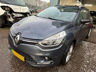 Auto incidentate Renault Clio Estate 1.2 TCe Intens AUTOMAAT 2017/6