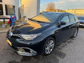 Damaged car Toyota Auris Touring Sports 1.8 Hybrid Lease pro AUTOMAAT 2015/6