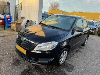 Damaged car Skoda Fabia 1.2-12V Ambition 2011/3