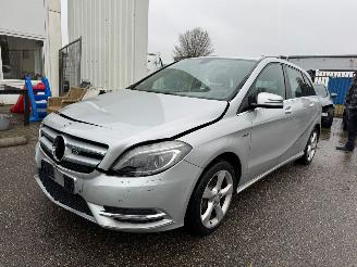 Damaged car Mercedes B-klasse 180 Ambition 2011/11
