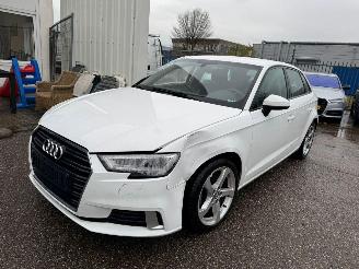 skadebil auto Audi A3 Sportback 1.0 TFSI Sport Lease Edition 2017/11