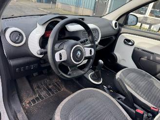 Renault Twingo 1.0 SCe Collection BJ 2017 216.850 KM picture 16
