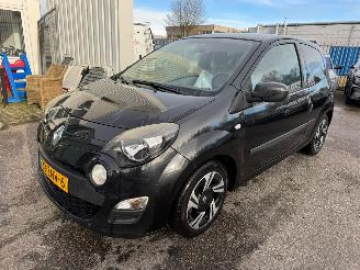 krockskadad bil auto Renault Twingo 1.2 16V Collection BH 2013 137.685 KM 2013/2