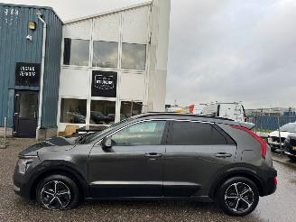 Kia Niro 1.6 GDi Hybrid DynamicLine picture 2