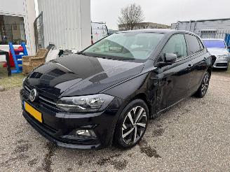 krockskadad bil auto Volkswagen Polo 1.0 AUTOMAAT TSI Comfortline BJ 2019 90.619 KM 2019/1