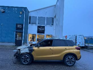 Avarii autoturisme Suzuki Vitara 1.4 Boosterjet Style Smart Hybrid BJ 2023 61.000 KM 2023/4