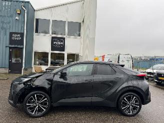 Toyota CH-R 2.0 AUTOMAAT Plug-in Hybrid 220 Executive BJ 2025 10.197 KM picture 2