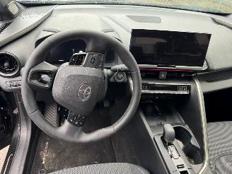 Toyota CH-R 2.0 AUTOMAAT Plug-in Hybrid 220 Executive BJ 2025 10.197 KM picture 13