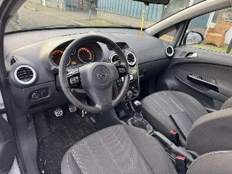 Opel Corsa 1.4-16V Cosmo picture 10