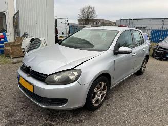 Damaged car Volkswagen Golf 1.4 Trendline 2009/6