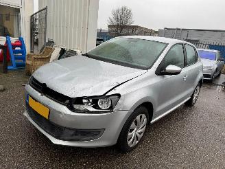 Damaged car Volkswagen Polo 1.4-16V Comfortline BJ 2009 200.000 KM 2009/10