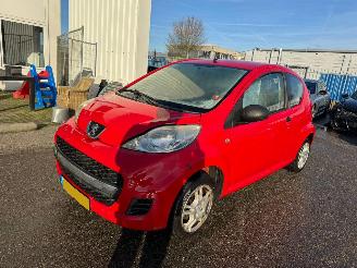 skadebil auto Peugeot 107 1.0-12V XR BJ 2009 239.000 KM 2009/12