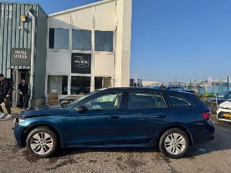 Skoda Octavia Combi 1.5 e-TSI Business Edition AUTOMAAT picture 2