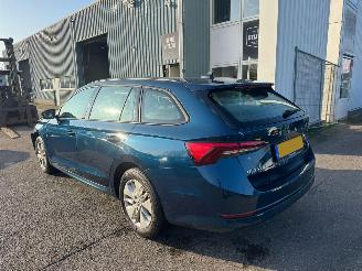 Skoda Octavia Combi 1.5 e-TSI Business Edition AUTOMAAT picture 3