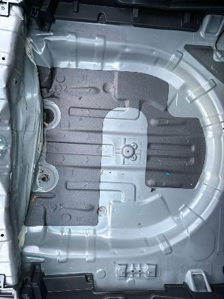 Unfallwagen Kia Sportage 1.6 T-GDi Hybrid DynamicLine 2022/9