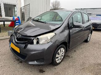 Auto incidentate Toyota Yaris 1.0 VVT-i Aspiration 2012/2