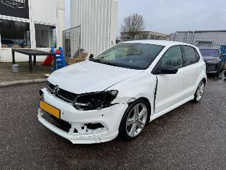 Schadeauto Volkswagen Polo 1.2 TSI Highline 2015/8