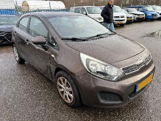 krockskadad bil auto Kia Rio 1.2 CVVT Comfort Pack 2012/6